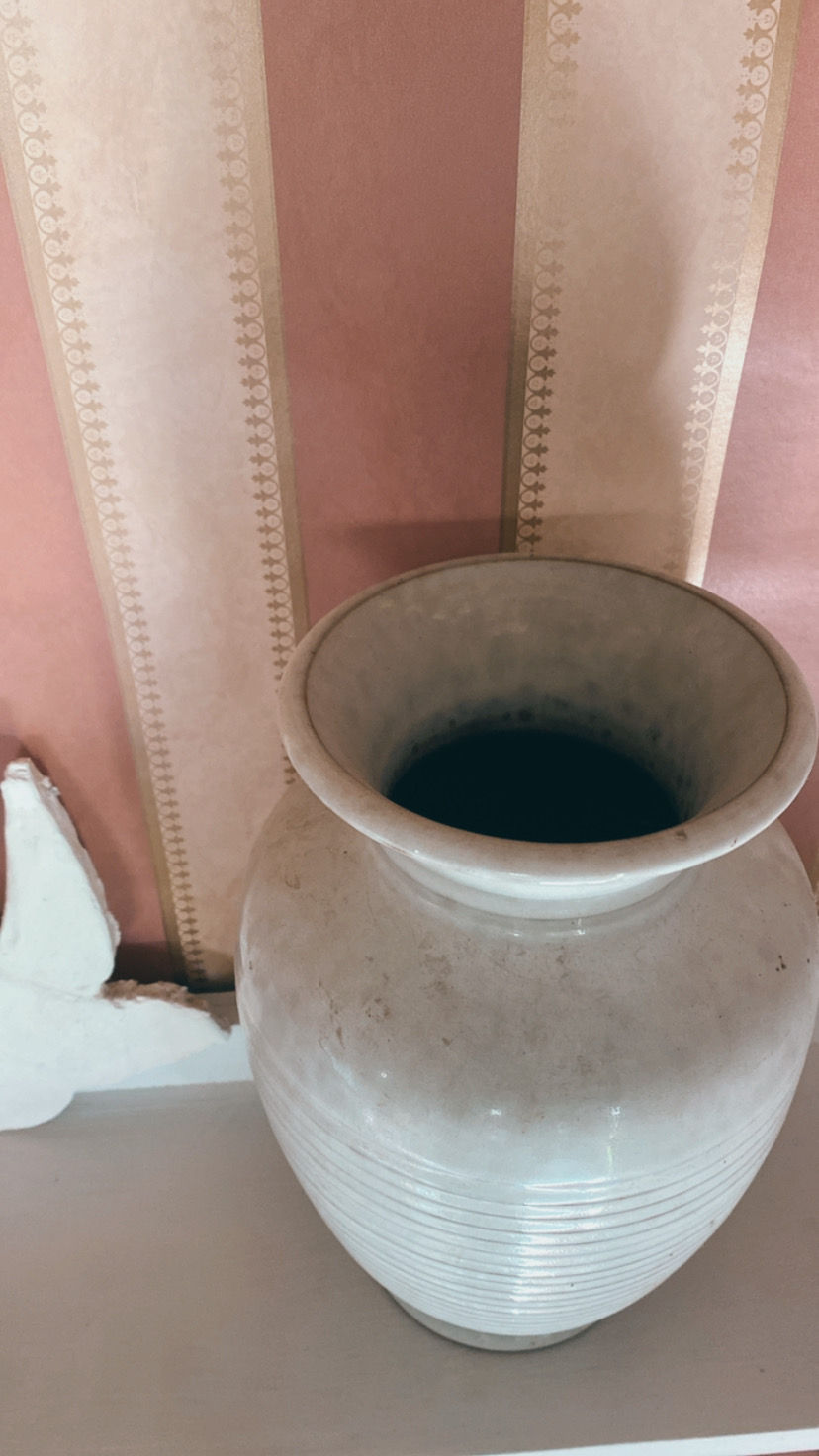 Thumbnail: Vase artisanal grège