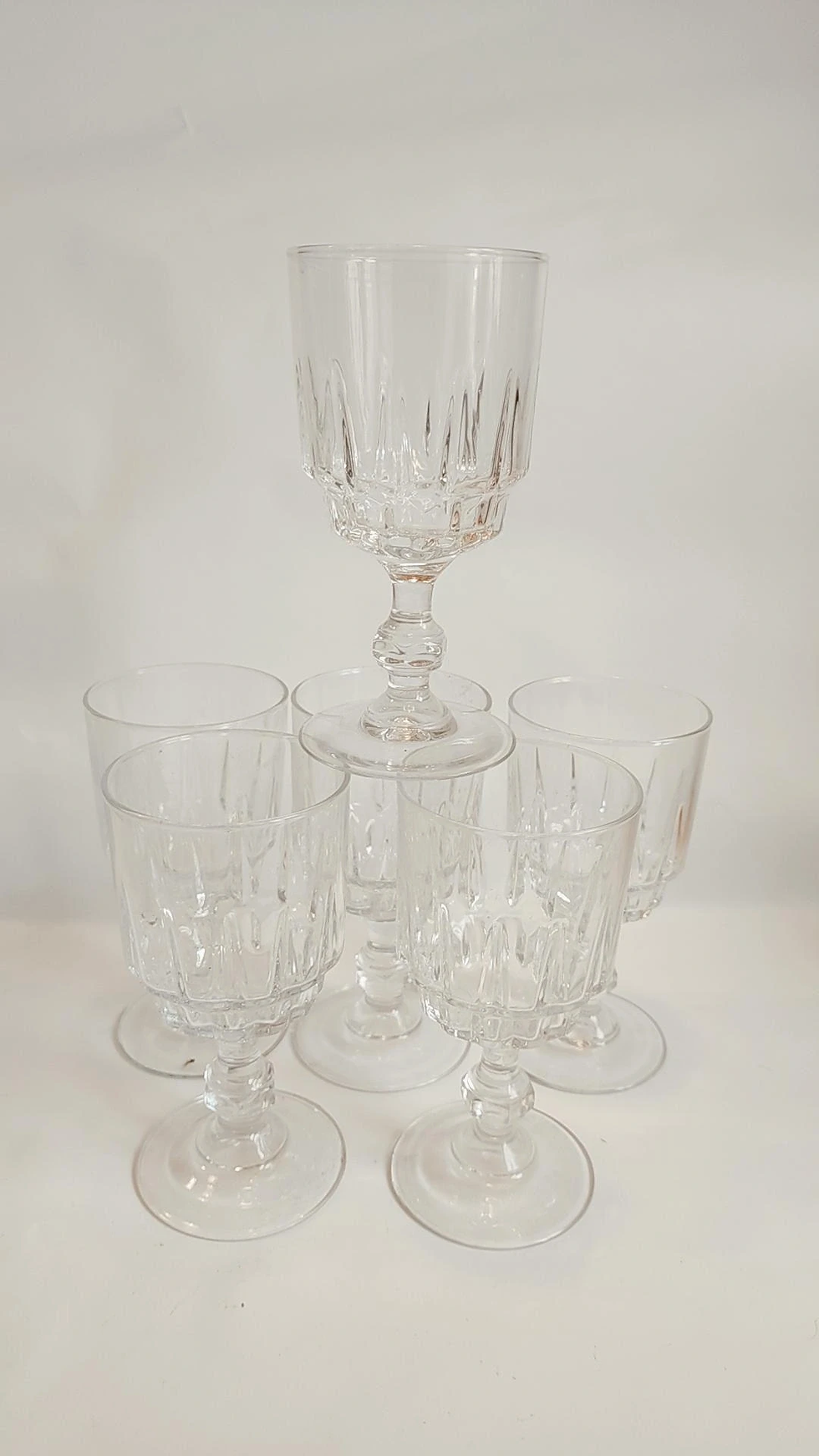 Miniature : Suite de verres à pieds pour 4