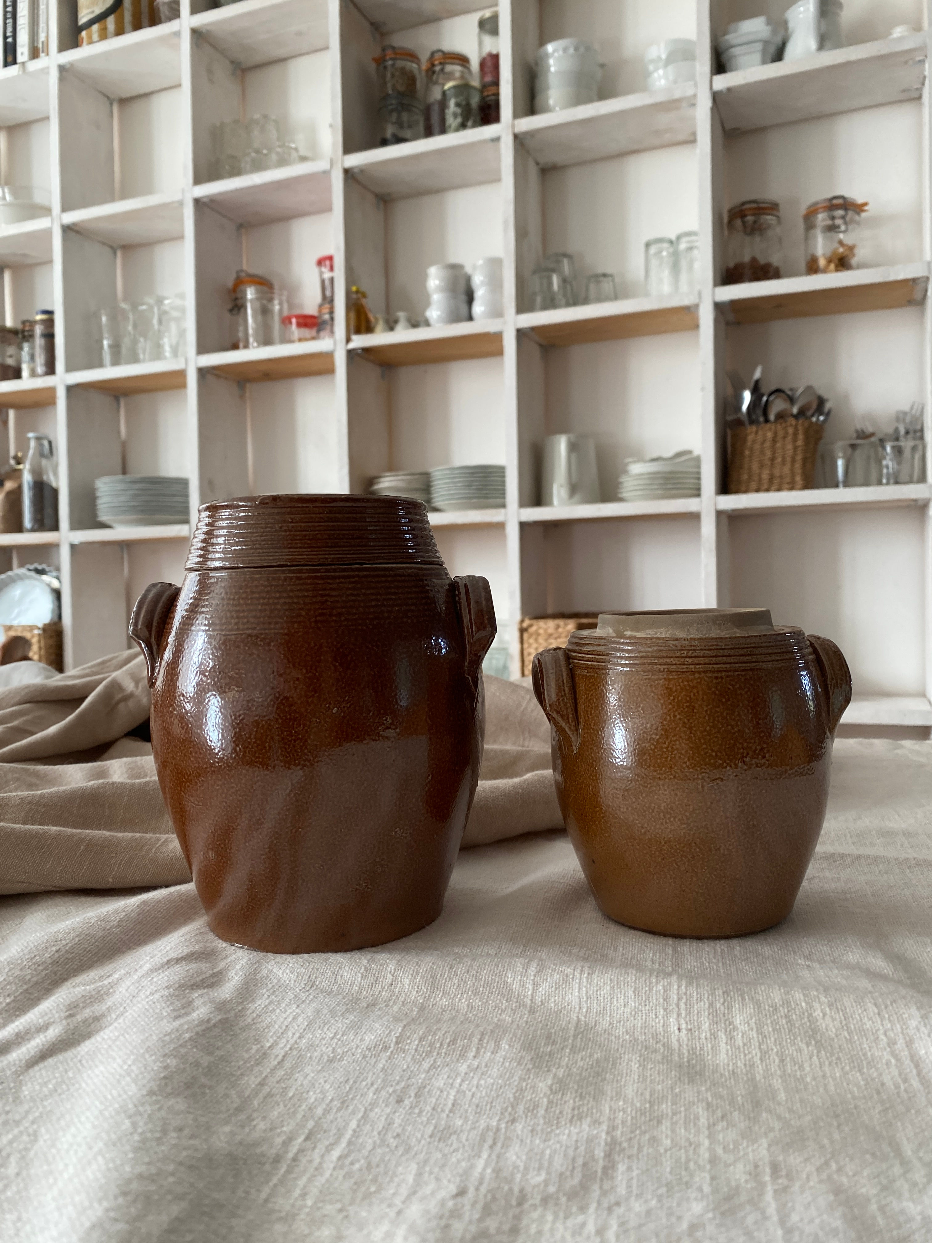 Paire de pots en grès