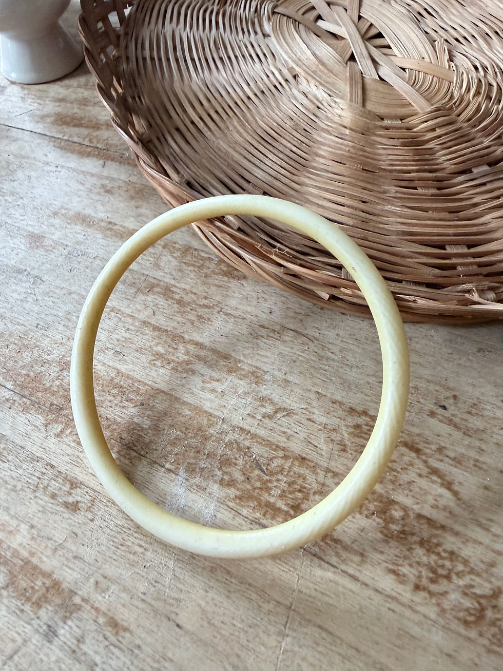 Thumbnail: Un jonc crème