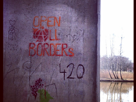 Un-Disciplined Love of Knowledge(s)