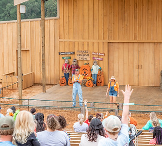 Lazy Acres Pig Races 2.jpg