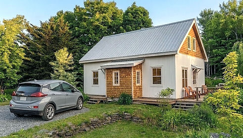 Maison sans arbres devant.jpg