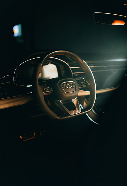 dettaglio audi SQ8 S line