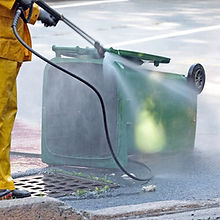 Trash bin cleaning 