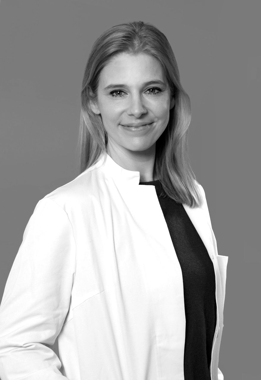 Dr. med_Britta_Dumont_edited.jpg