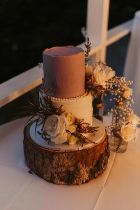 floral wedding cake, floral cake, two tiered wedding cake, mauve wedding cake, modern wedding cake, buttercream wedding cake