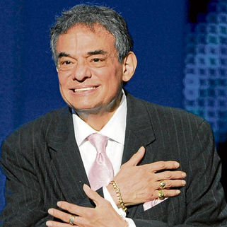 Los restos del cantante José José irán a México