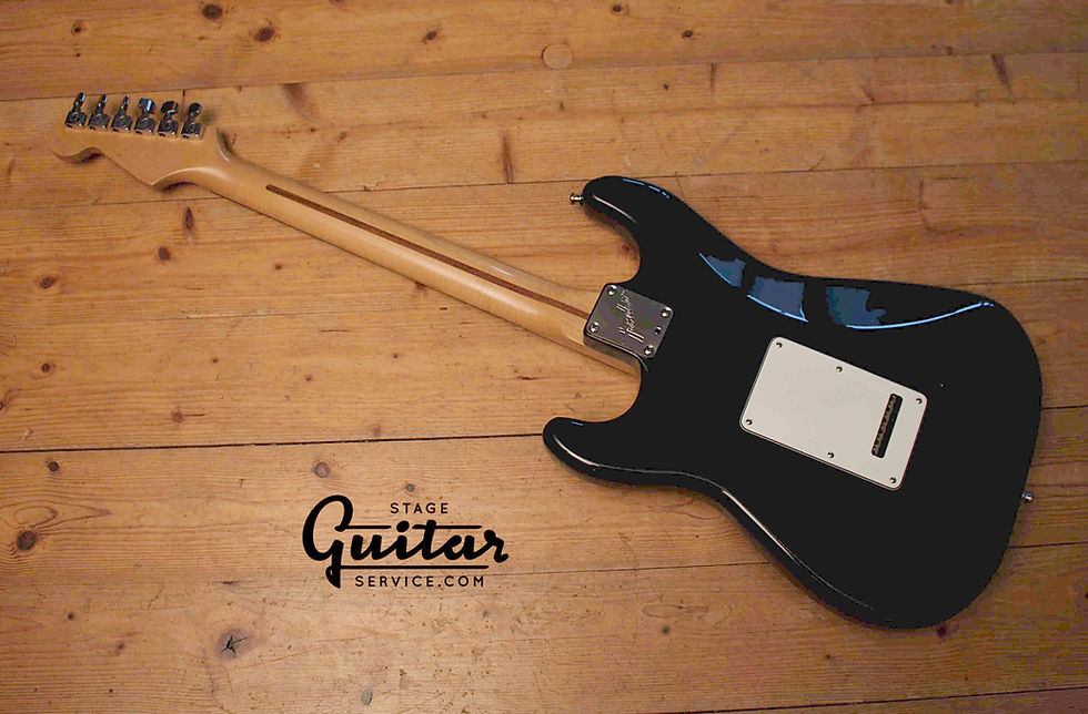 Miniaturbild: Fender Standard Stratocaster Black - USA 1984