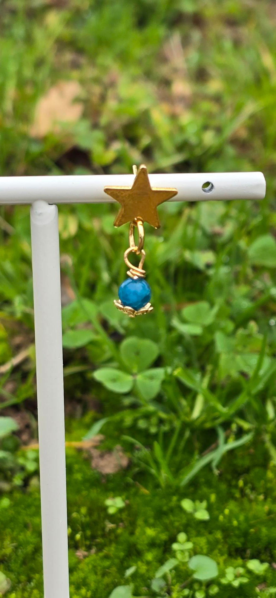 Paire de boucle d'oreilles en pierre naturelle d'apatite