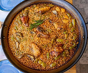 Paella valenciana tradicional, gastronomía típica de Valencia