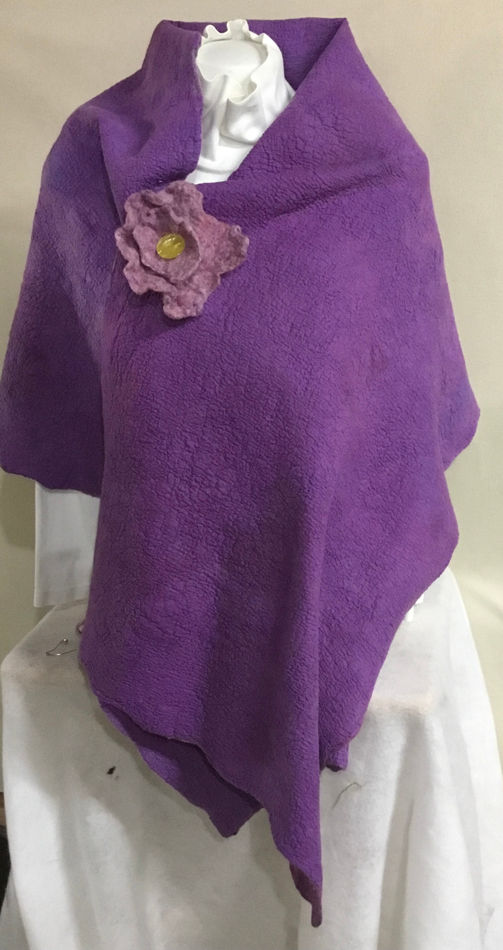 Thumbnail: Shawl in shades of purple with flower decor
