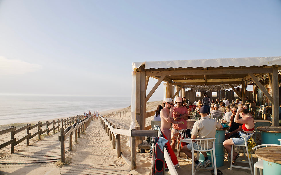 Restaurant vue sur mer depuis la dune de Messanges, côte landaise, Landes