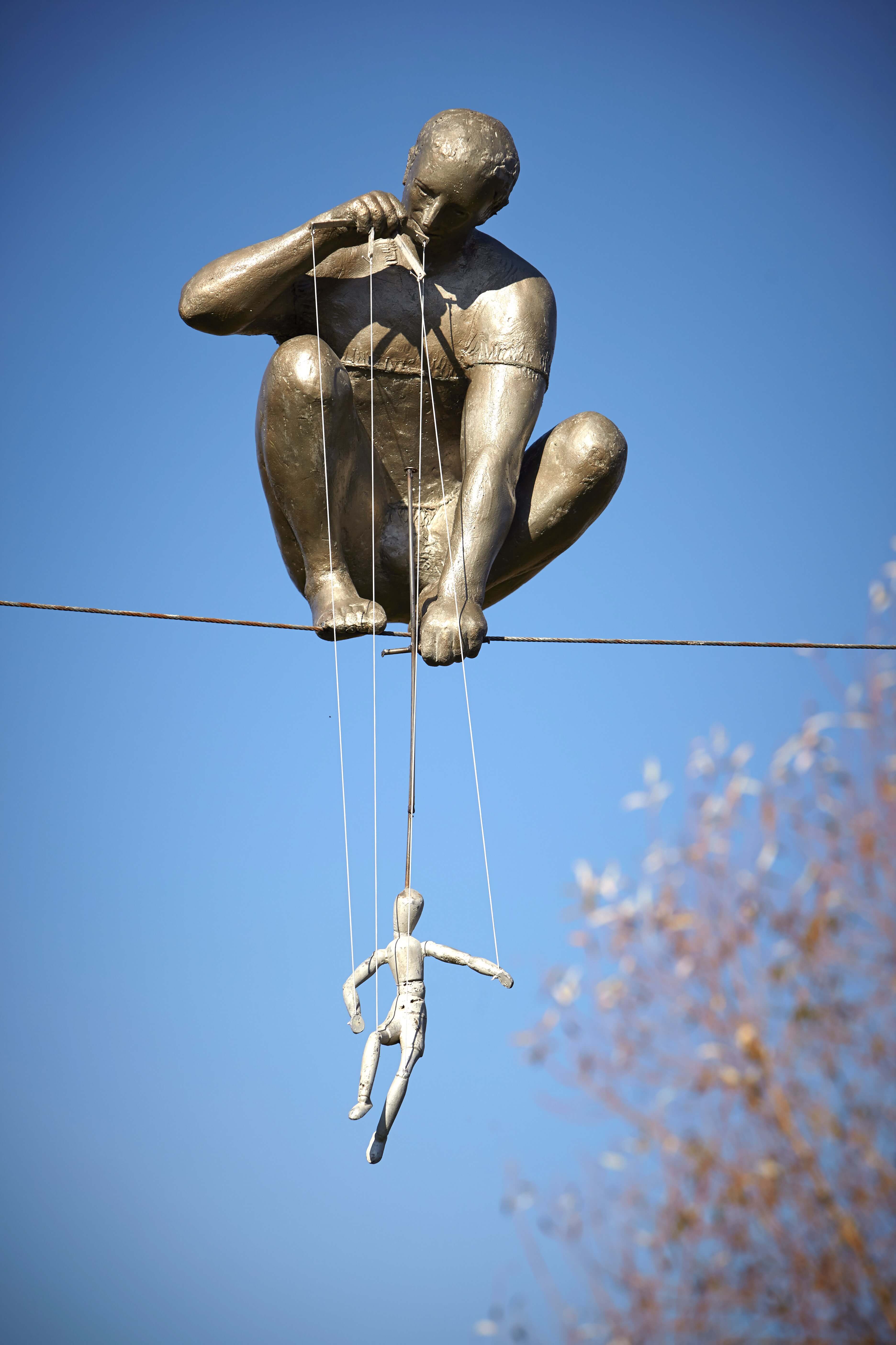 32. Lalkarz / A Puppeteer
