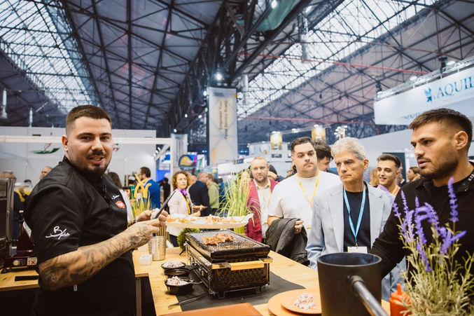 Demonstrație culinară fotografiată în cadrul unui eveniment de brand