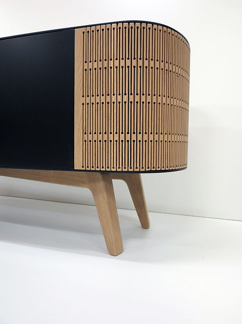 polijsten, vernis, lak, olie, reparaties, digital milling, CNC, cutting, wood, aluminum, leather, MDF, multiplex, laser, brussels, furniture design, design, manufacturing, digital, Belgium, Wallonie, Vlaanderen, Brussels, custom, furniture, wardrobes, kitchen, interior, solid wood, series, workshop, carpentry, woodworking, routing, routing, bending, veneer, plywood, birch,