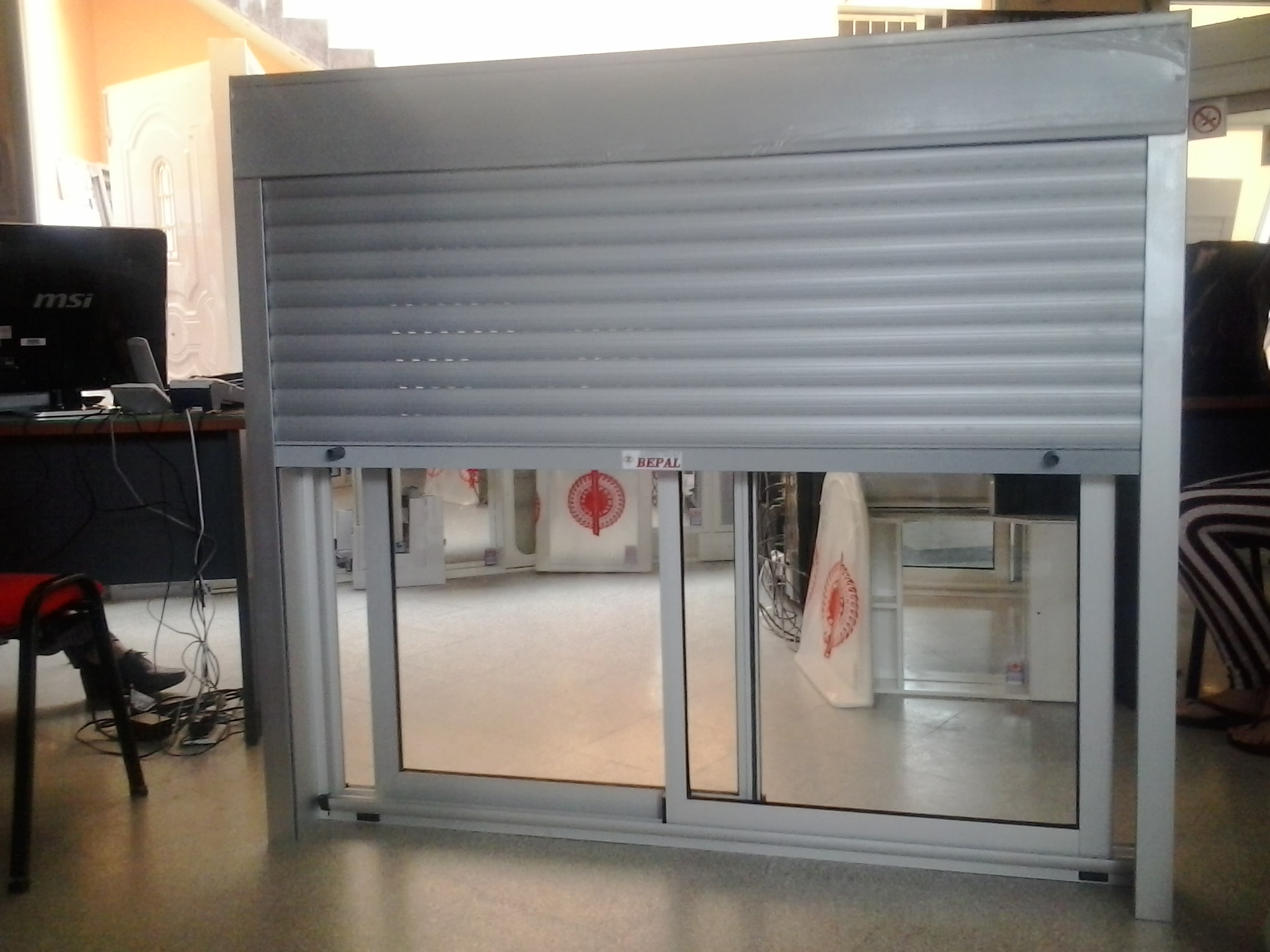 Ventana Clásica con compacto