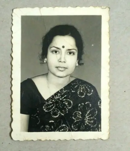 Thumbnail: INDIA RARE VINTAGE PHOTOGRAPHS OF INDIAN WOMAN  12 IN ONE LOT