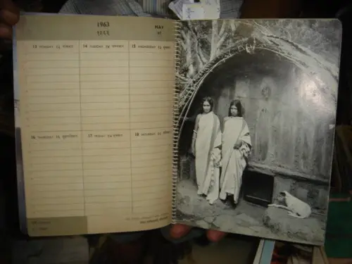 Thumbnail: INDIA RARE - INDIA TABLE DIARY PUBLICATION DIVISION WITH 48 FULL PAGE PICTURES