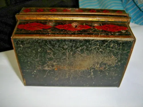 Thumbnail: INDIA RARE -  Iron Printed Tin Small Jewellery Box With Lock - ENGLISH MAKE