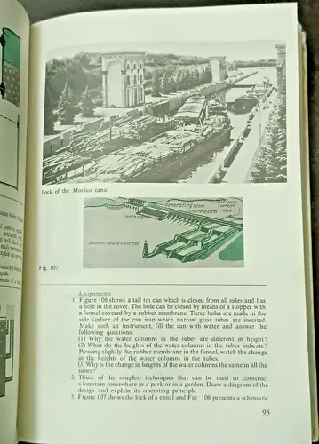 Thumbnail: JUNIOR PHYSICS BY A.V. PERYSHKIN AND N.A. RODINA MIR PUBLISHER ENGISH ED 1985