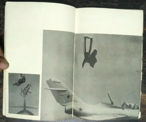 Thumbnail: RUSSIAN BOOK  IN HINDI: DHARTI DIKHAI DE RAHI HEY , YURI GAGARIN SPACE 1974