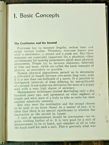 Thumbnail: MIR: PHYSICS FOR EVERYONE PHYSICAL BODIES BY L.D. LANDAU, A.L. KITAIGORODSKY HB