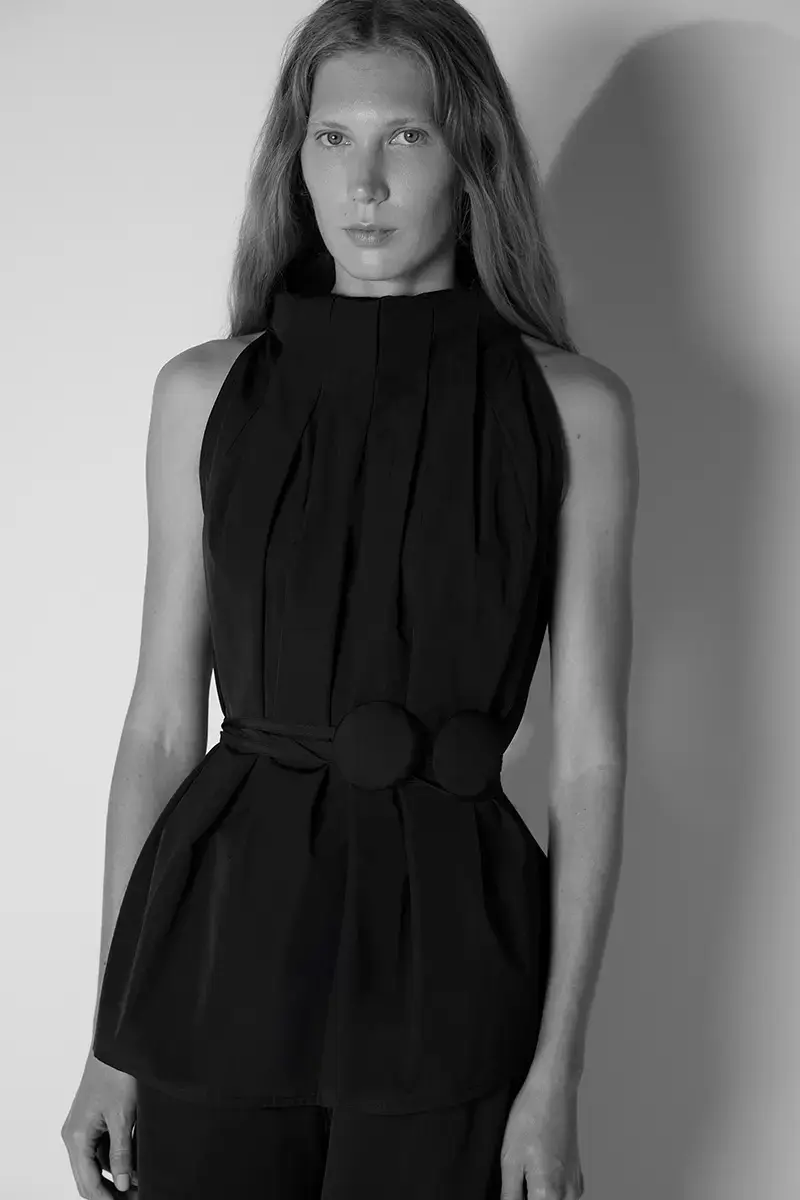 Blusa de Nylon Cinto Confetes Coven