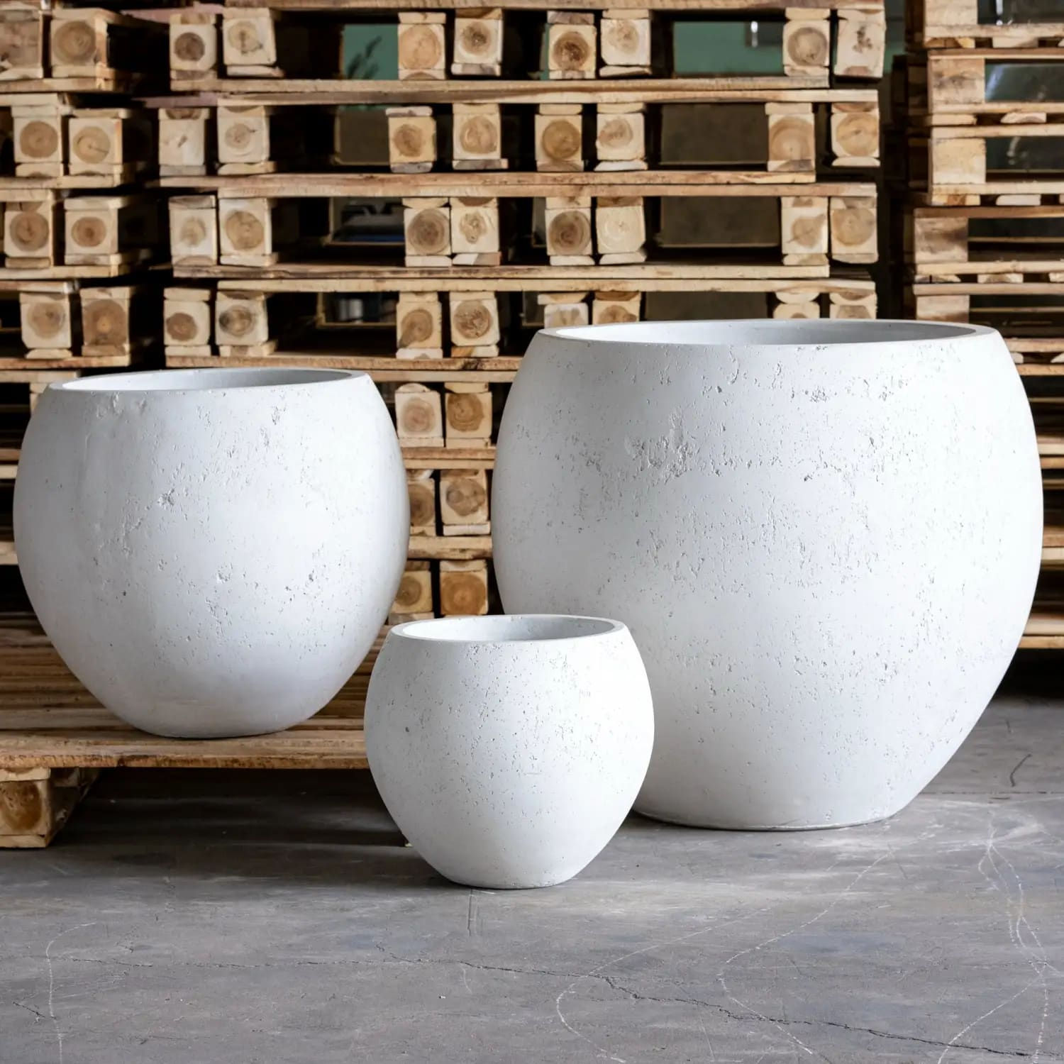 Orbello | White Mist – 55cm Extra Large Concrete Sphere Planter – 82L