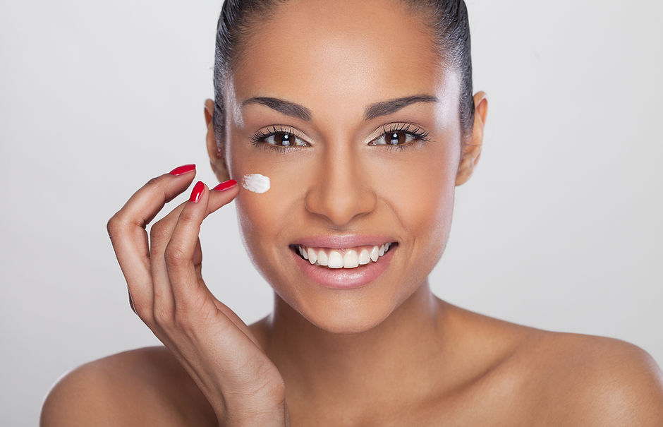 Model Applying Cream