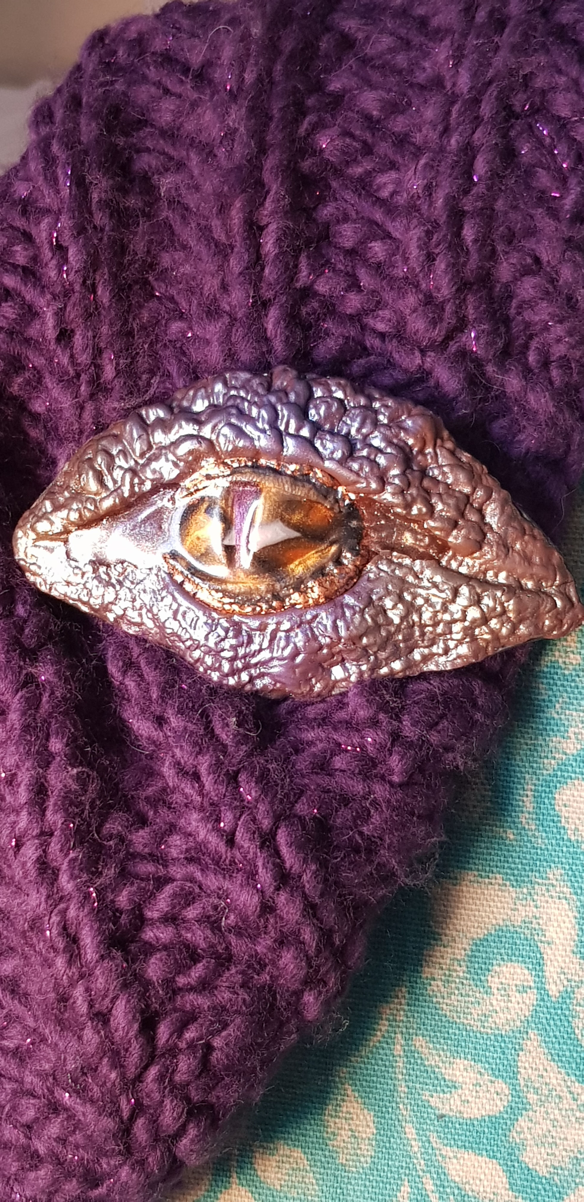 Dragon Eyes Hair Clip .. 170 ..