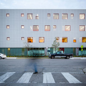 lycee 夏目sp Logan Memorial Educational Campus - SEGD - Designers