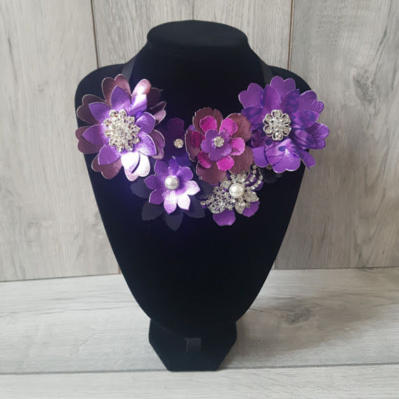 floral necklace