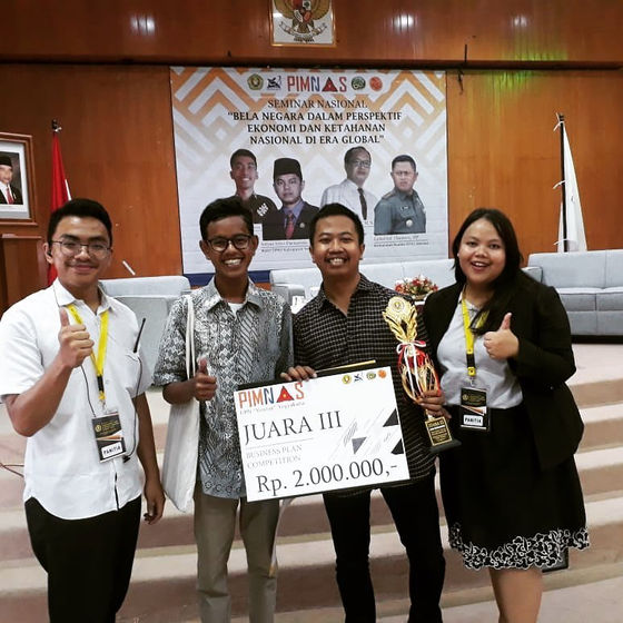 Kabar Prodi HI UTY: Mahasiswa HI UTY Berprestasi Juara 3 PIMNAS