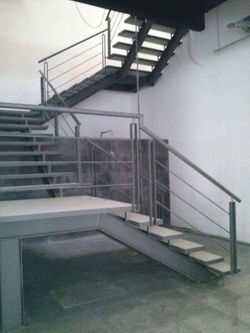 Escalera Hiunday Insurgentes