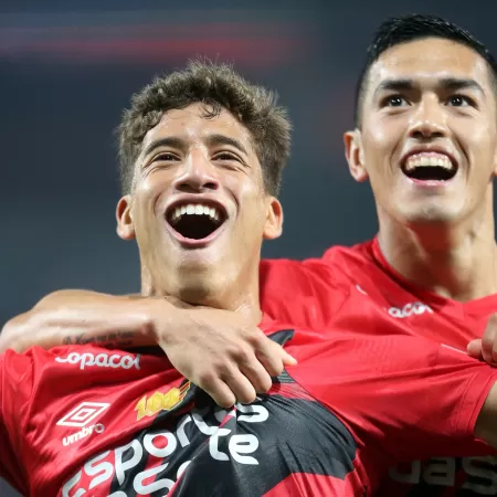 "Athletico vence Racing e conquista vantagem nas quartas de final da Sul-Americana"