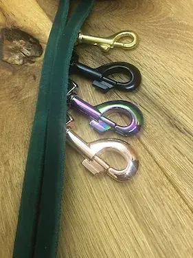 Miniaturbild: Karabinerhacken in verschiedenen Farben