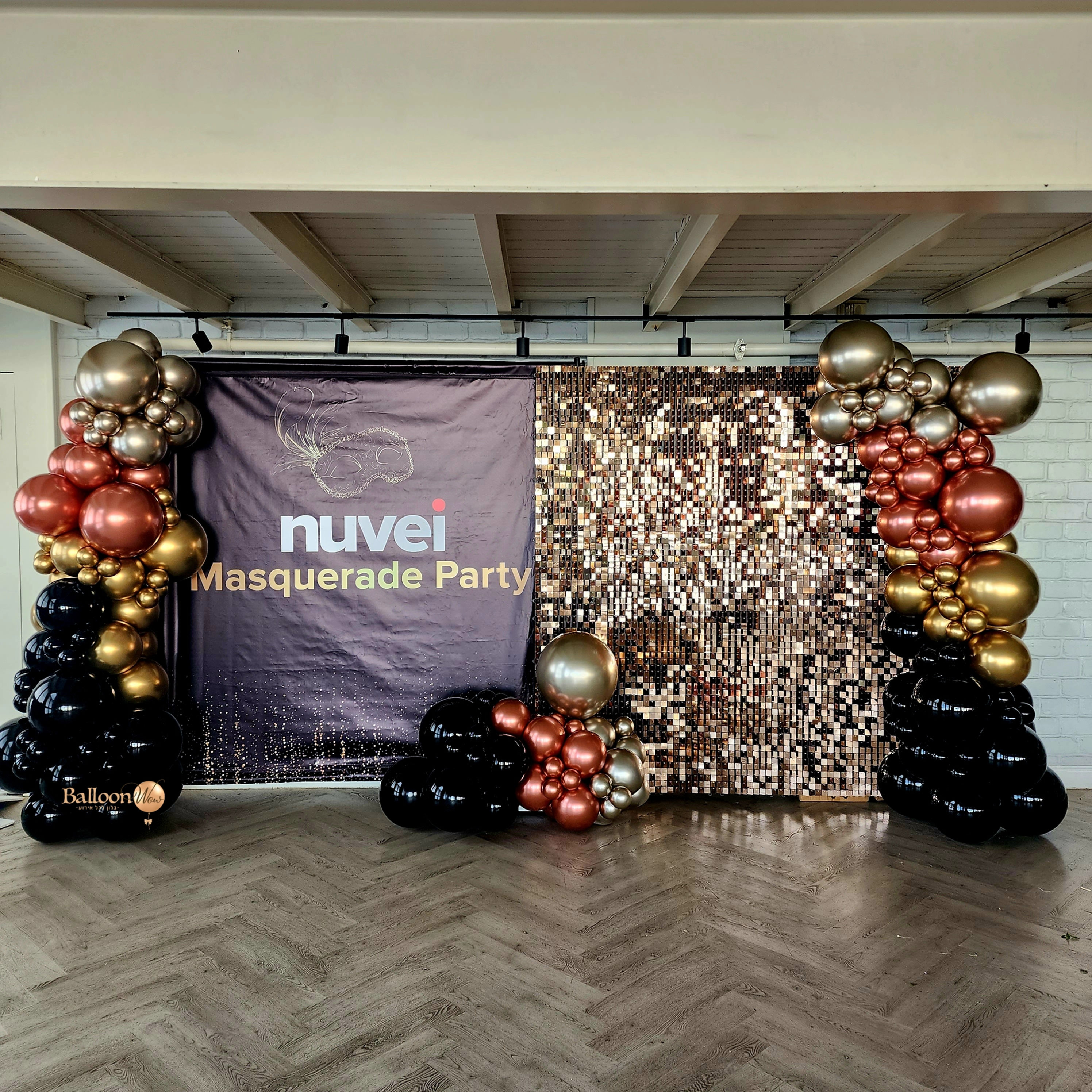 קיר הוליווד כפול