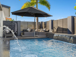 Dividing Fences / Pool Fencing & Retaining Walls