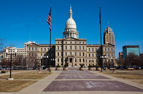 Michigan State Capitol Building.jpg Lansing, MI, USA.jpg