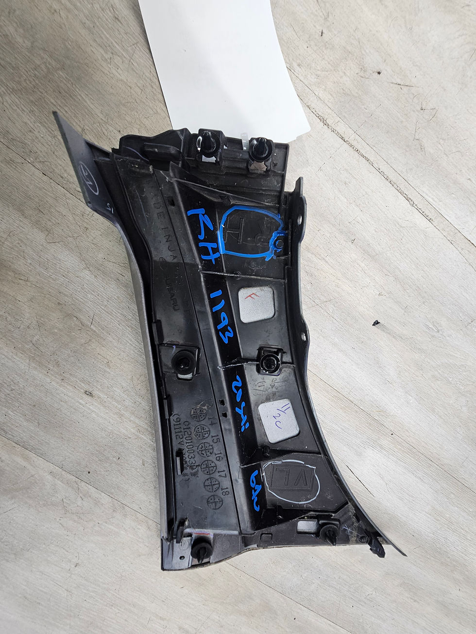Thumbnail: 2015-2021 Subaru wrx sti 2.5 right passenger fender garnish trim G1U 91112VA101N