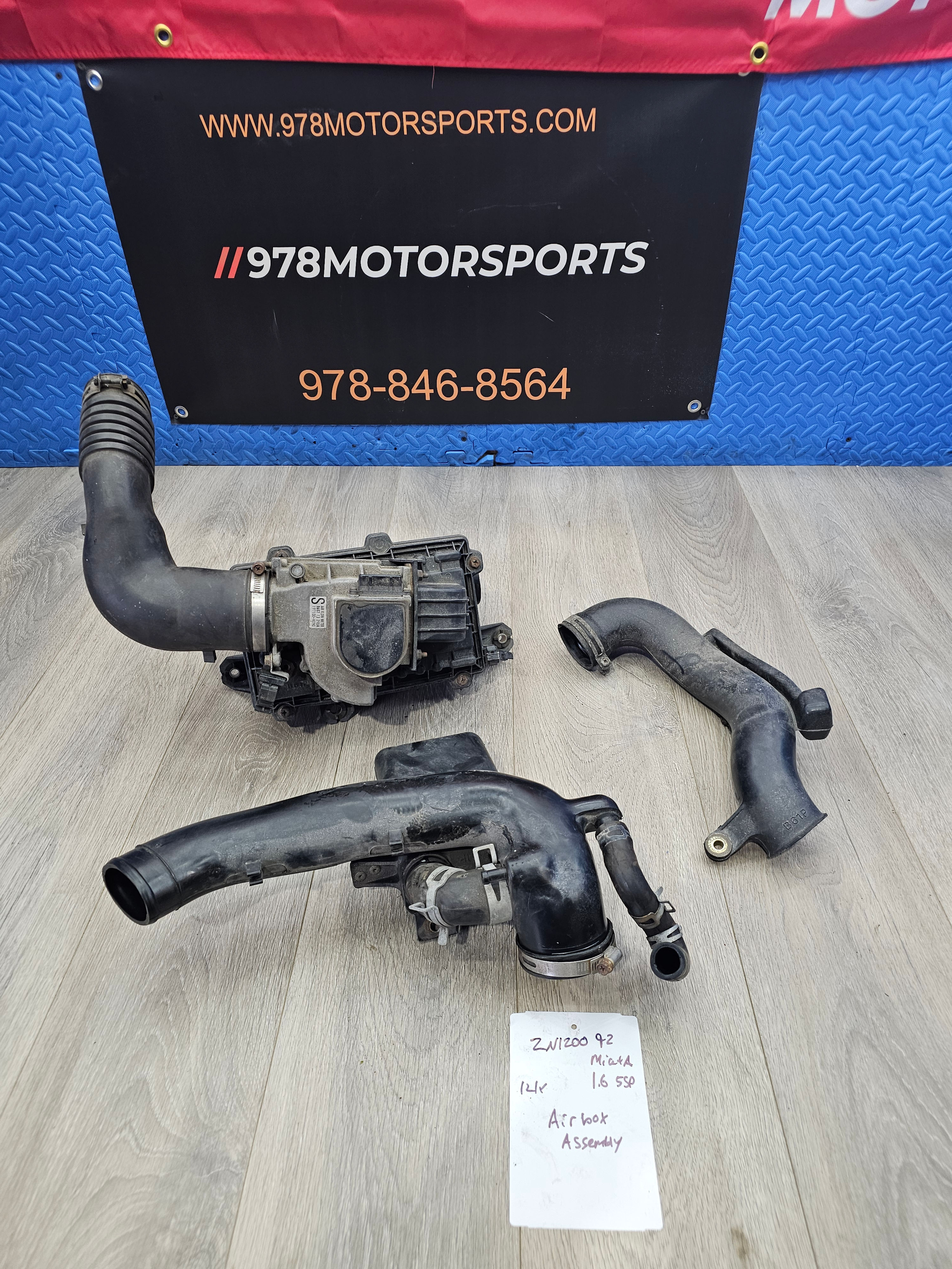 1990-1993 mazda miata MX5 1.6 airbox air cleaner assembly
