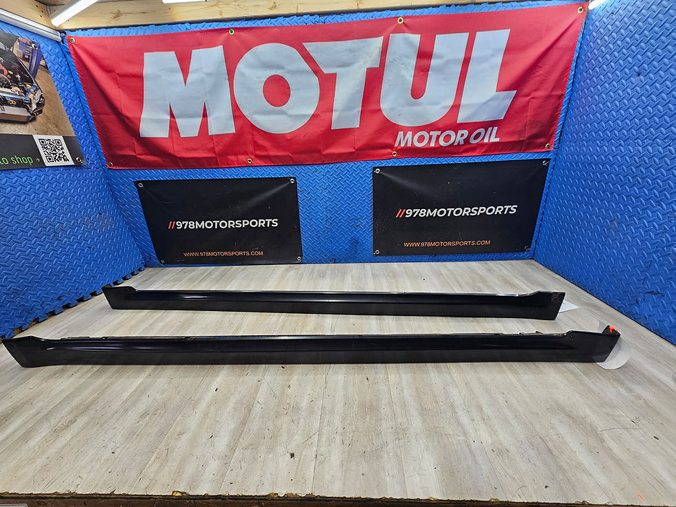 2008-2010 wrx 2.5 sedan side skirt pair 61K DGM