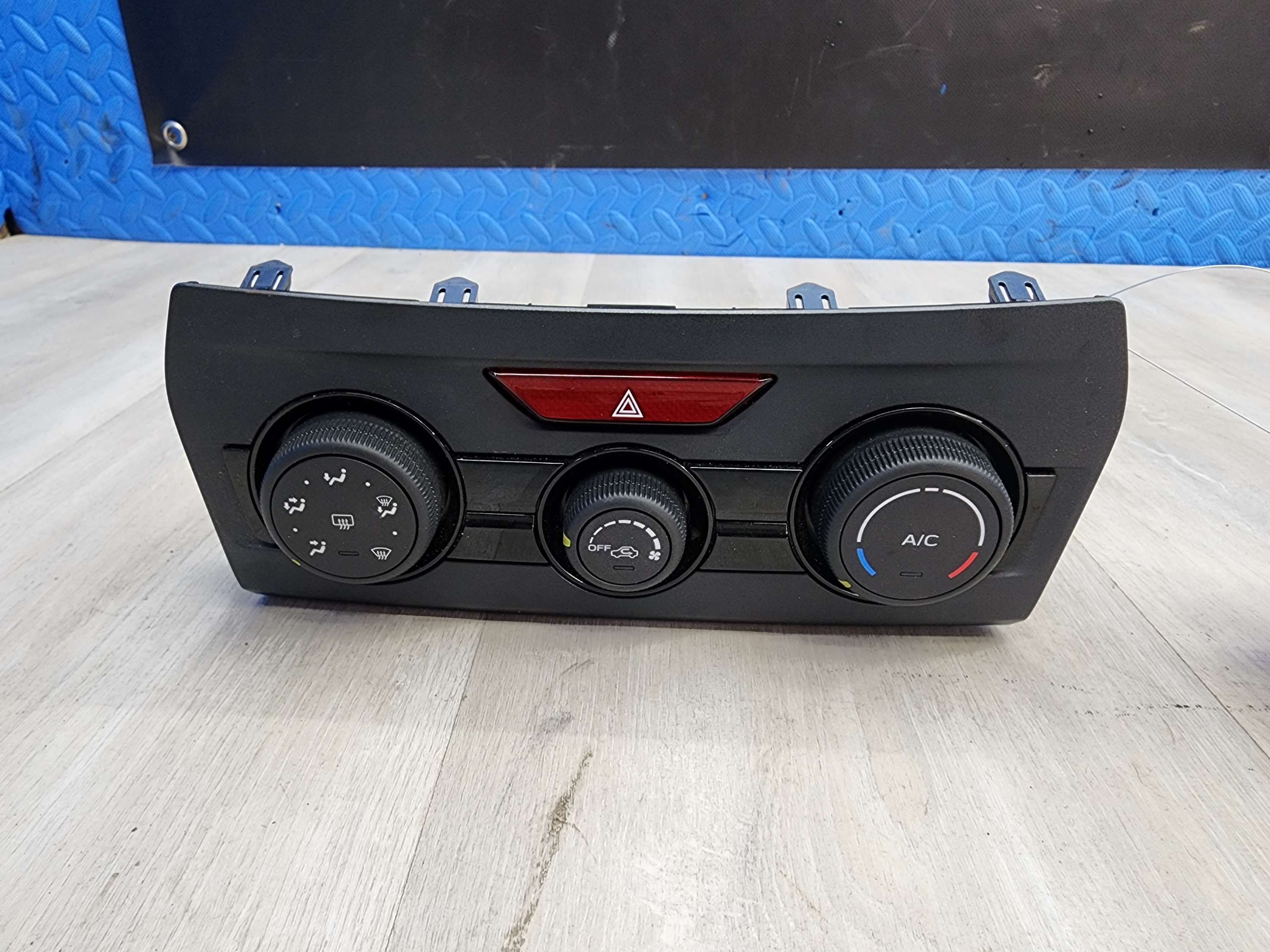 2018 Subaru impreza 2.0 cvt oem ac Tempature control assembly 