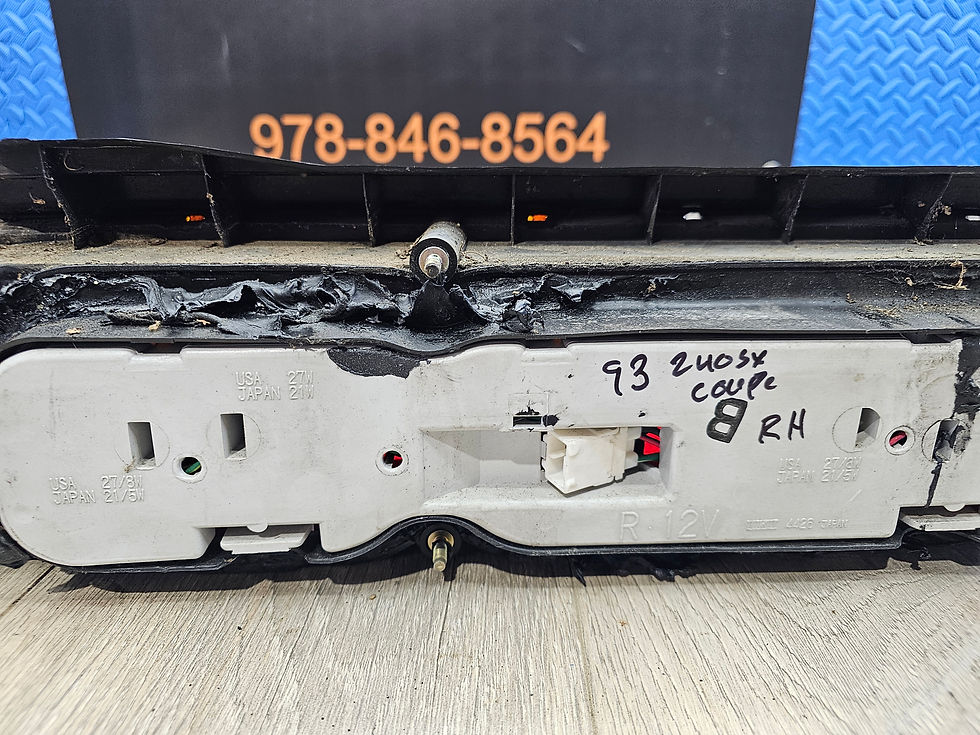 Thumbnail: 1993 nissan 240sx SE left driver tail light 