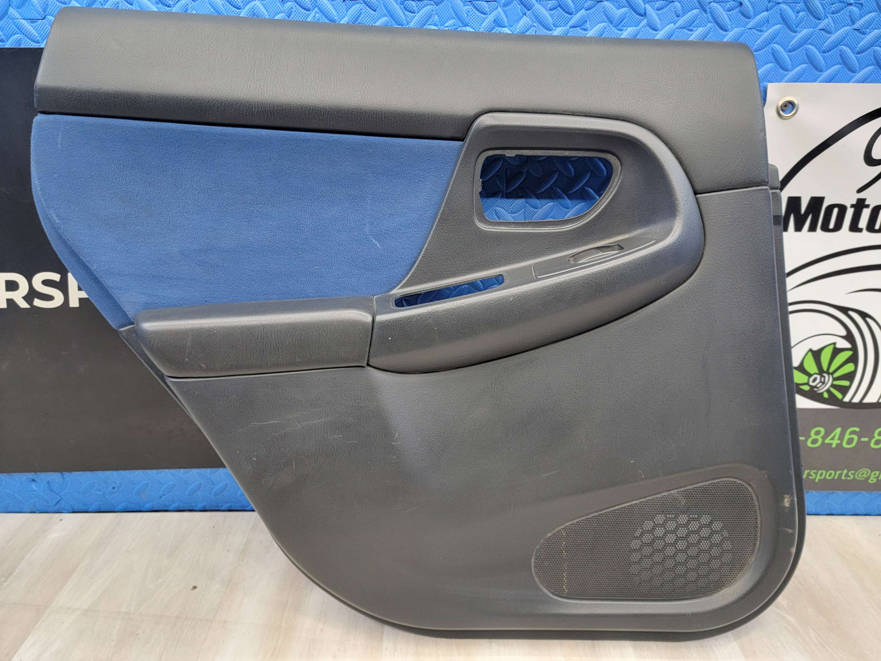 2004 Subaru impreza wrx sti ej257 oem driverside rear door panel assembly (A)