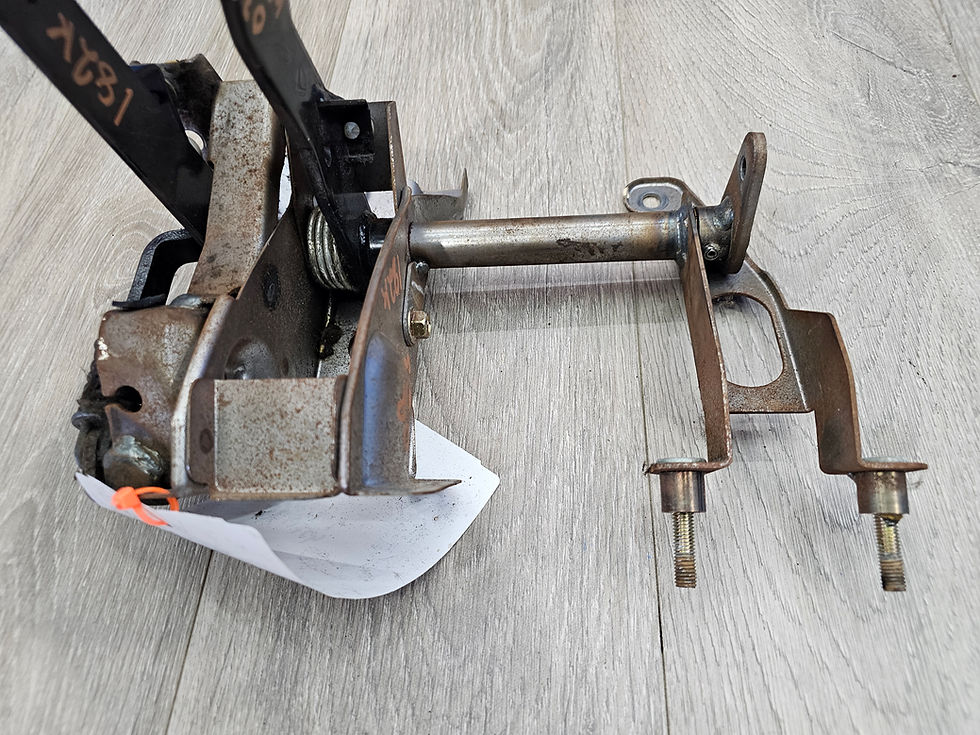 Thumbnail: 2002-2003 subaru wrx 2.0 M/T clutch pedal box 36020FE010