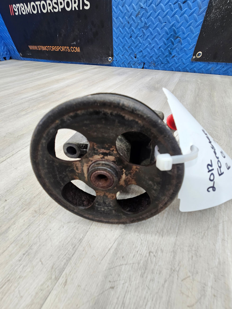 Thumbnail: 2011-2013 Subaru forester 2.5X power steering pump 34430SC012 