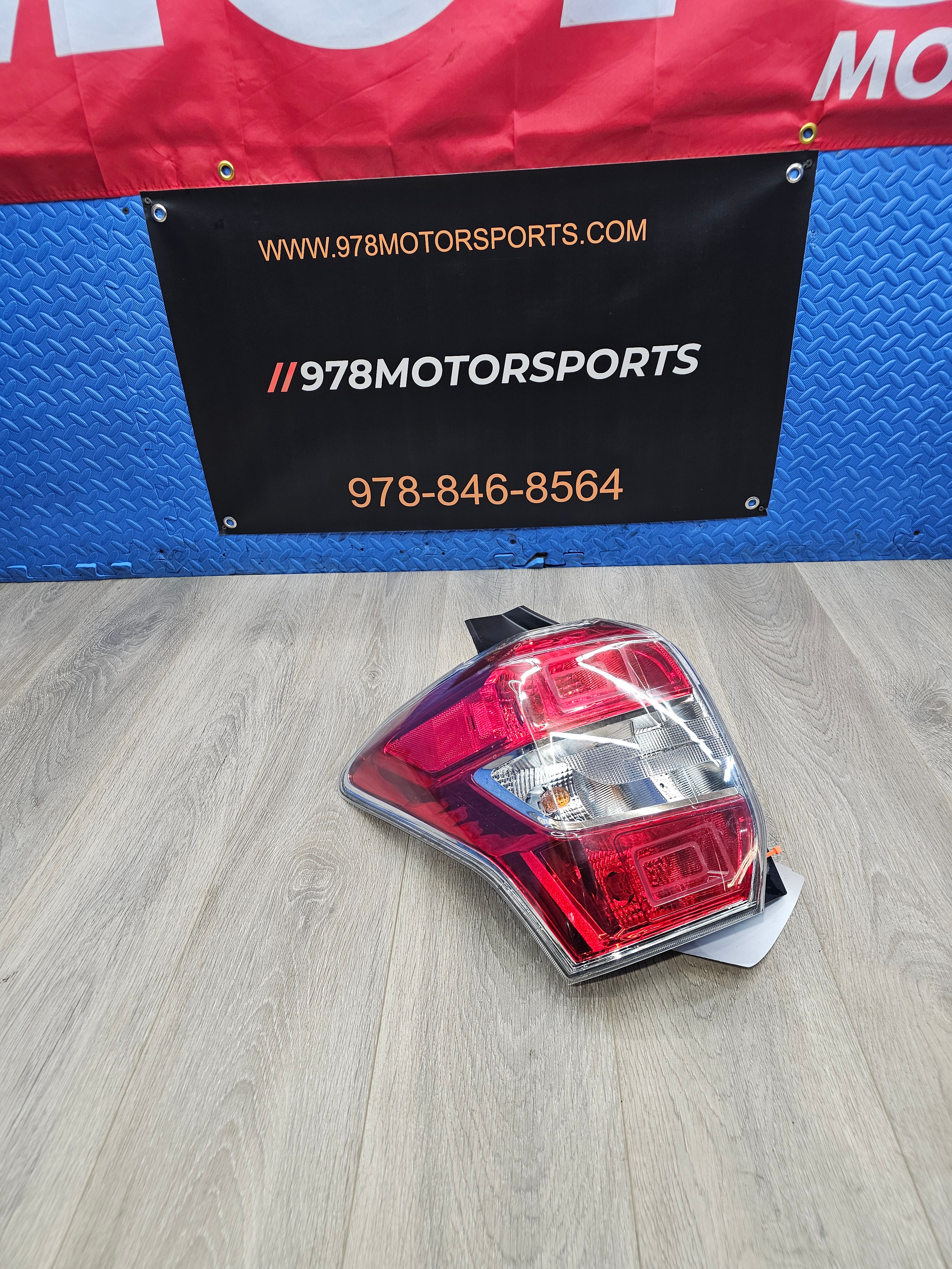 2014-2016 Subaru forester 2.5 left driver tail light 84912SG051