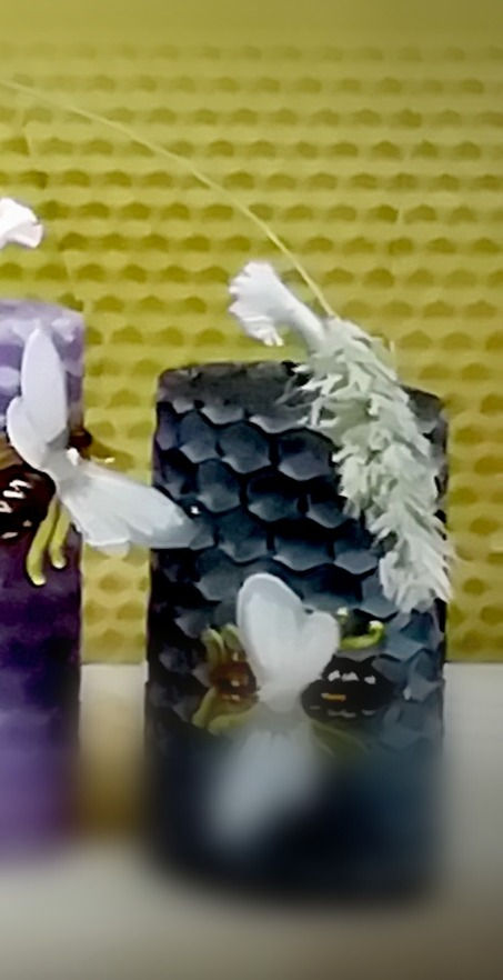 Thumbnail: Small hand Rolled Beeswax Candles